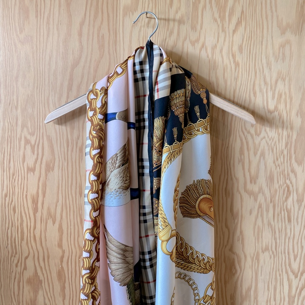 NWOT BURBERRY Women’s SILK Scarf/wrap